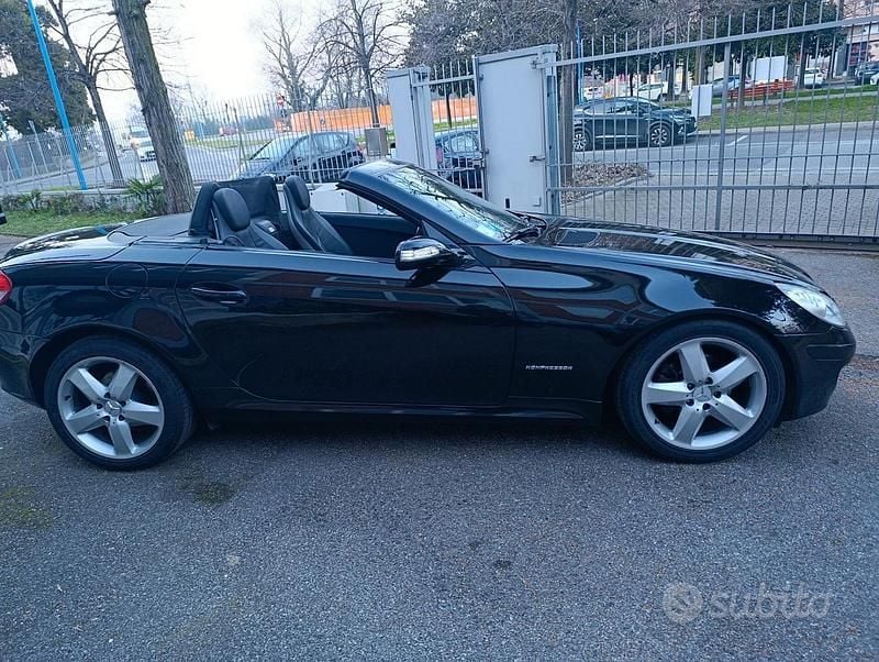 Usata Mercedes SLK200 163 CV (119 kW) 2005 Nero Cabrio
