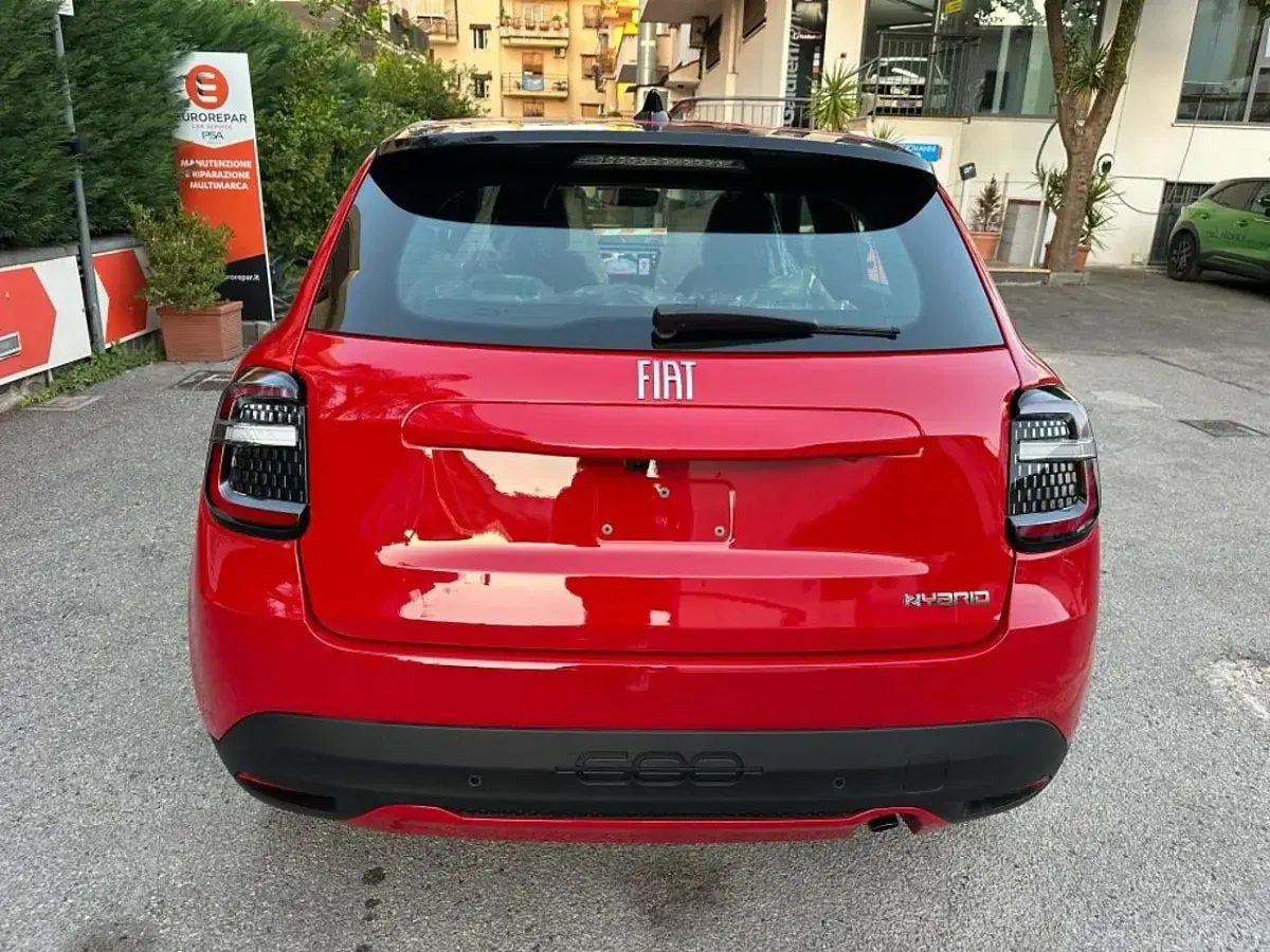 Nuova Fiat 600 Icon 100 CV (73 kW) 2025 Rosso SUV