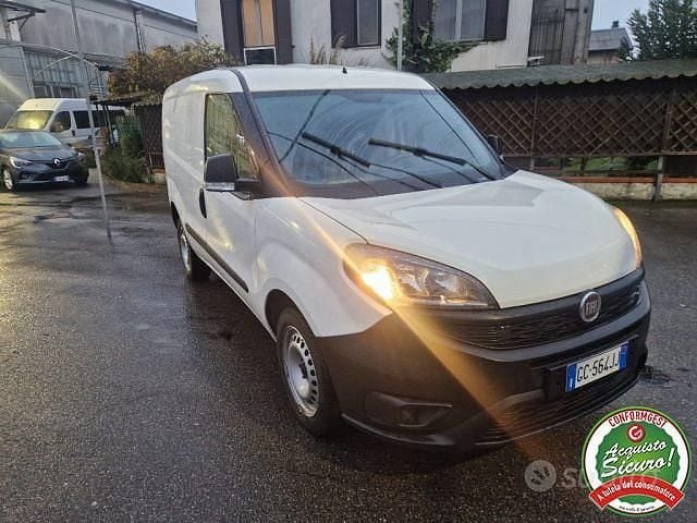Usata Fiat Doblò Business 120 CV (88 kW) 2020 Bianco Monovolume