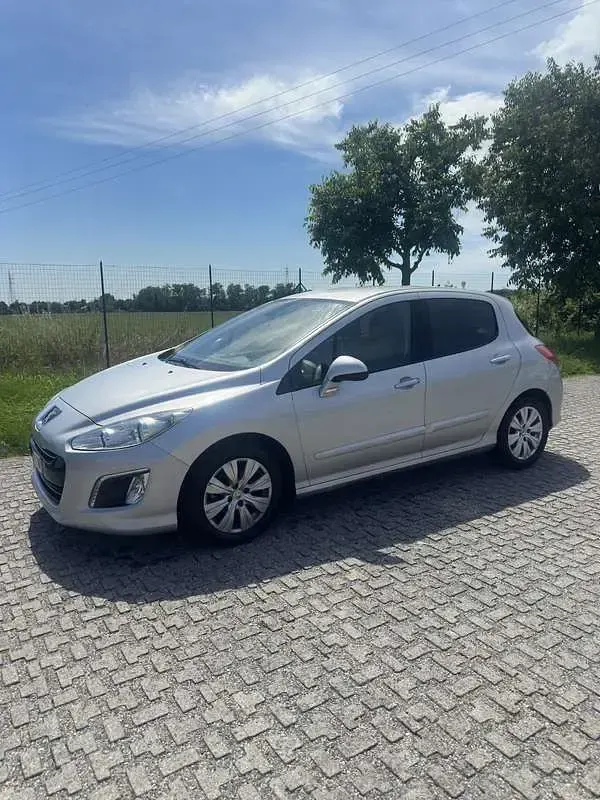 Usata Peugeot 308 Premium 120 CV (88 kW) 2011 Berlina
