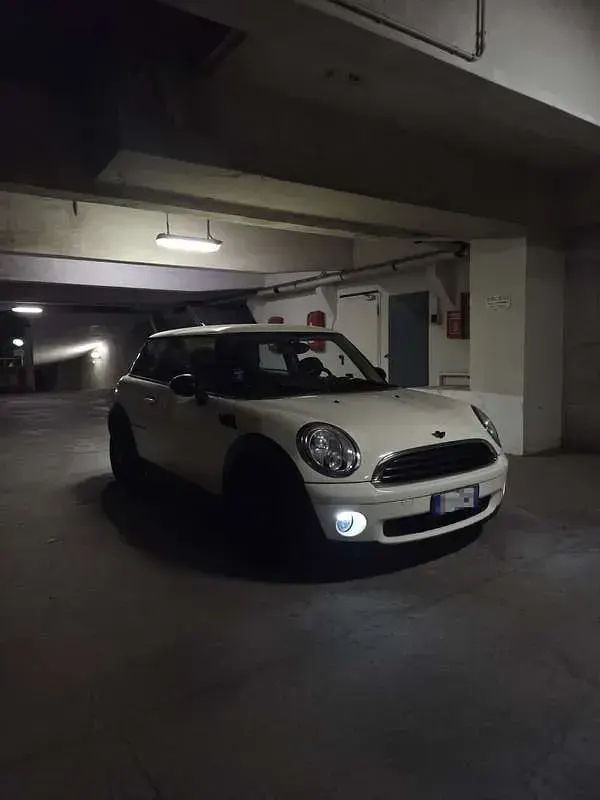 Usata Mini Cooper 75 CV (55 kW) 2009 Utilitaria