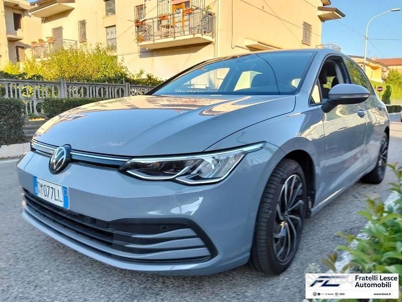 Usata VW Golf VIII Life 150 CV (110 kW) 2023 Grigio Berlina
