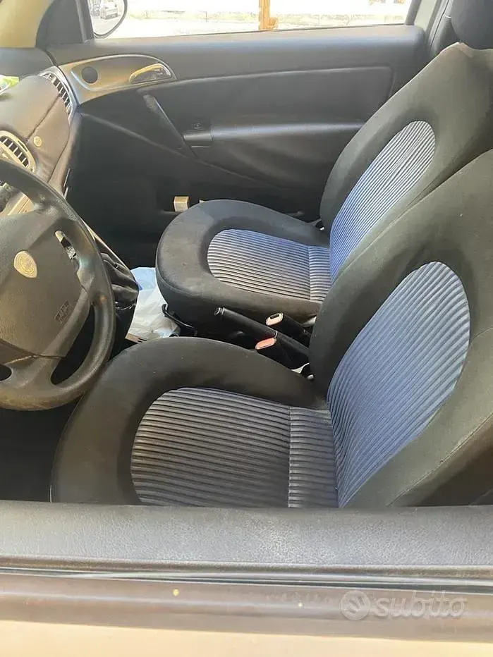 Usata Lancia Ypsilon 80 CV (58 kW) 2007 Grigio Utilitaria