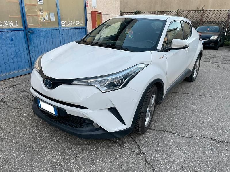 Usata Toyota C-HR Style 98 CV (72 kW) 2017 Bianco SUV