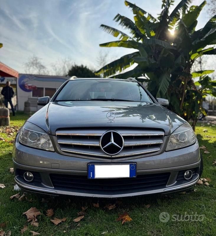 Usata Mercedes C220 AMG 170 CV (125 kW) 2010 Grigio Berlina