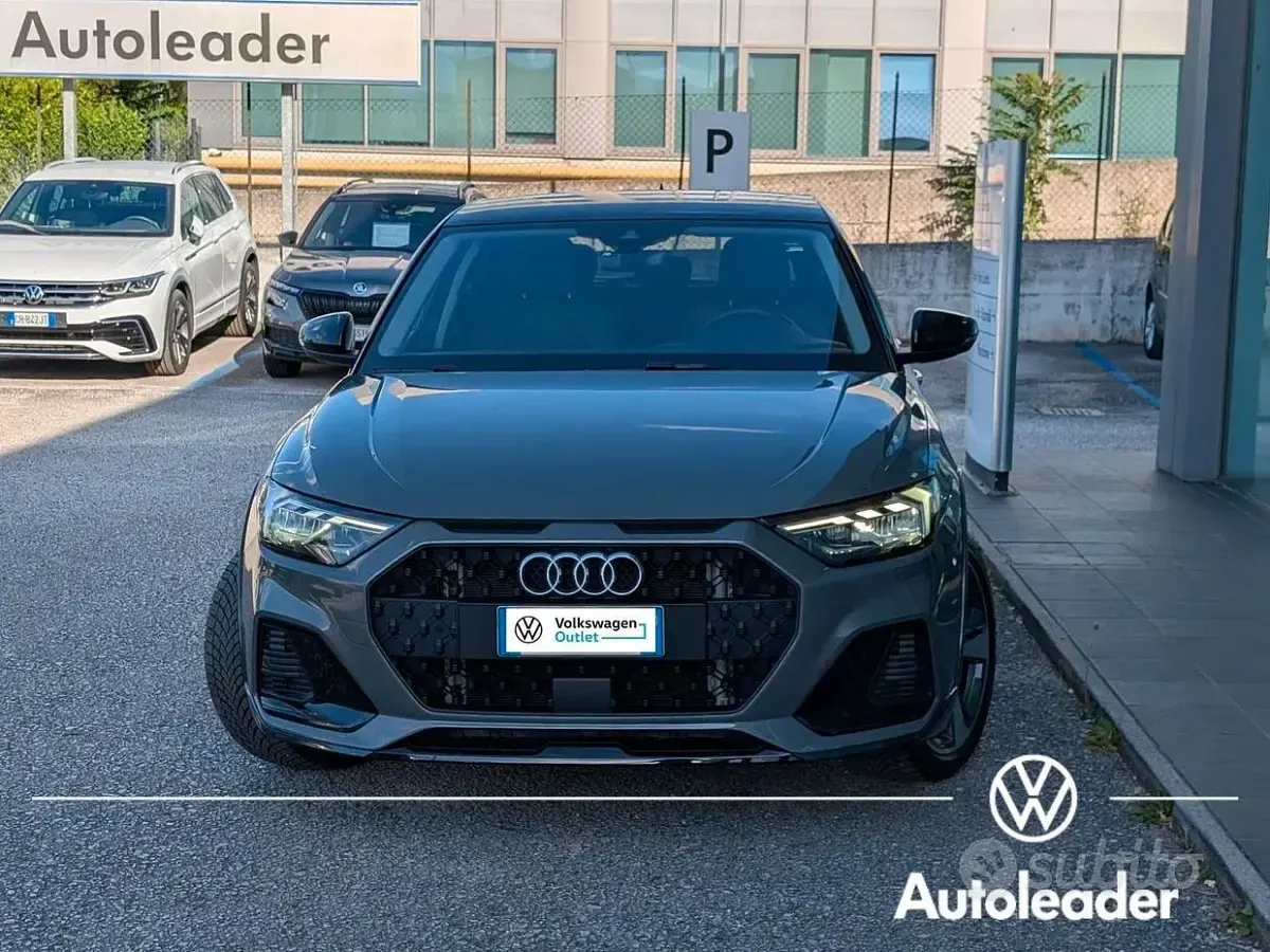 Usata Audi A1 Comfort 150 CV (110 kW) 2024 Grigio SUV