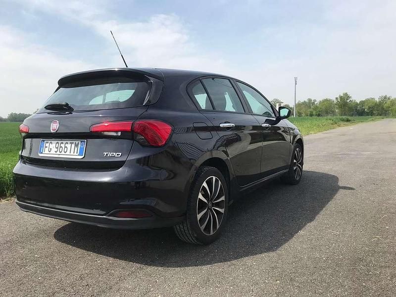 Usata Fiat Tipo Easy 120 CV (88 kW) 2016 Nero Berlina
