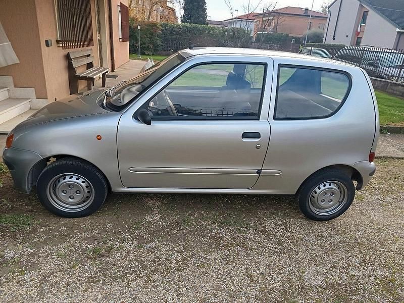 Usata Fiat 600 Young 2000 Grigio Berlina