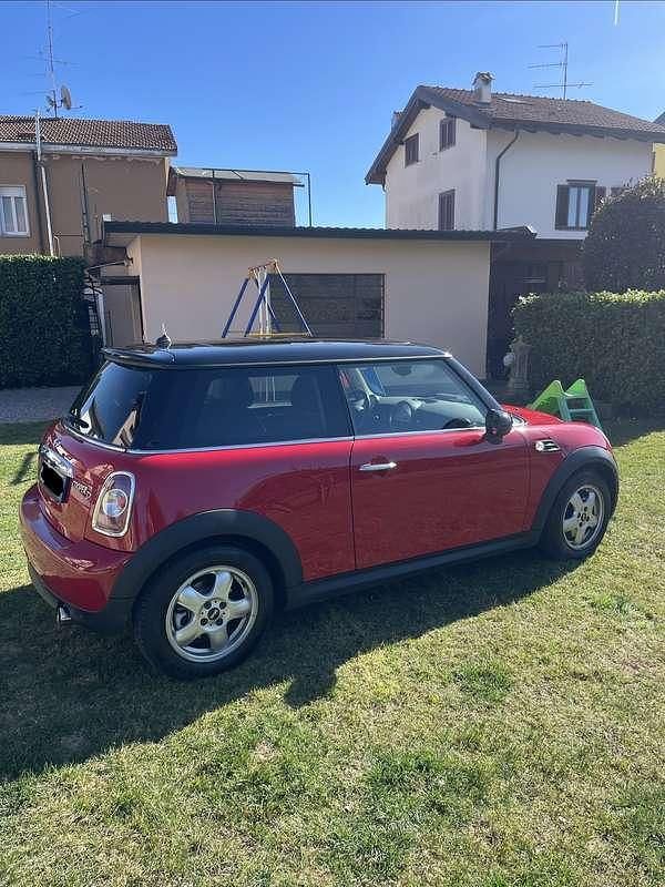 Usata Mini Cooper D 109 CV (80 kW) 2011 Rosso Utilitaria
