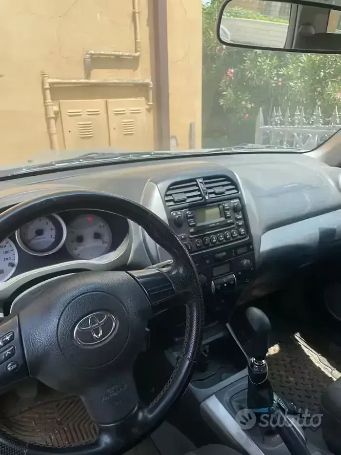 Usata Toyota RAV4 2004 Grigio SUV