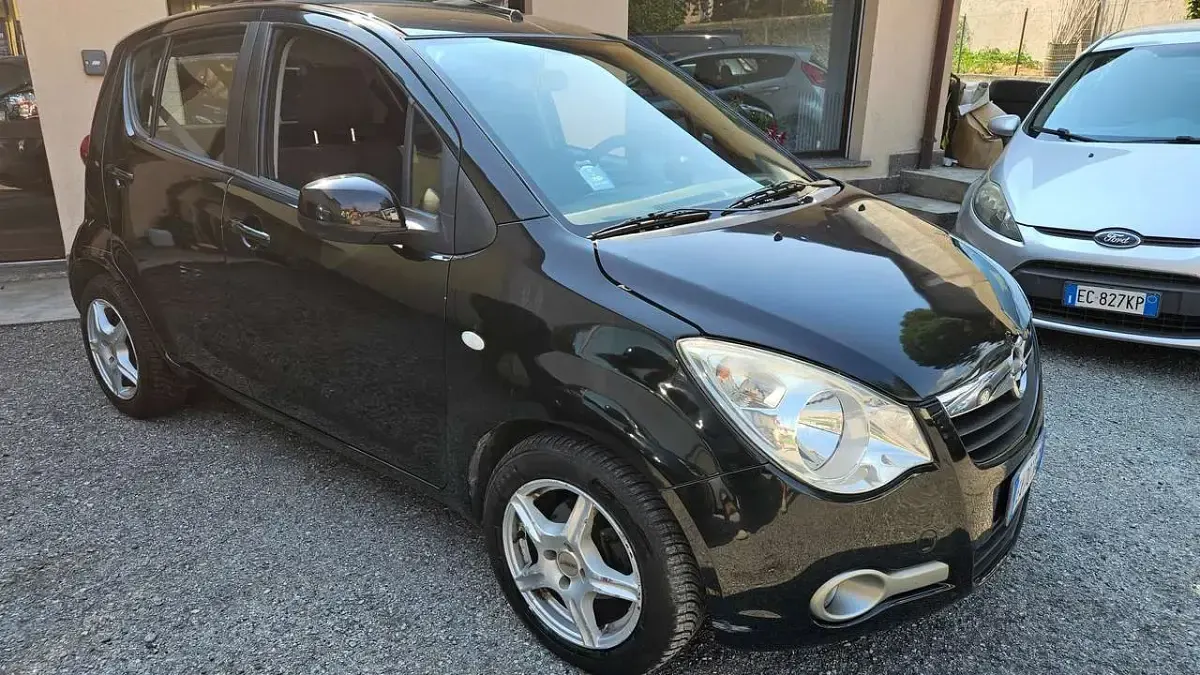 Usata Opel Agila Enjoy 68 CV (50 kW) 2010 Nero Utilitaria