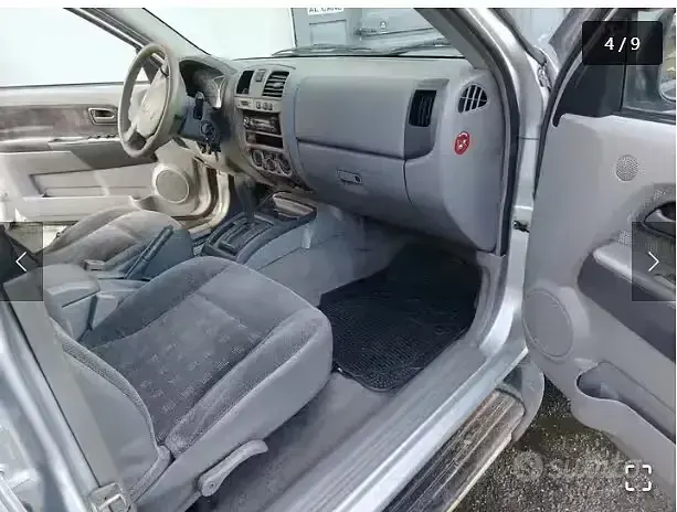Usata Isuzu D-Max 131 CV (96 kW) 2006 Grigio Pick-up