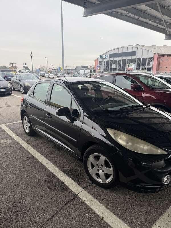 Usata Peugeot 207 73 CV (53 kW) 2009 Berlina