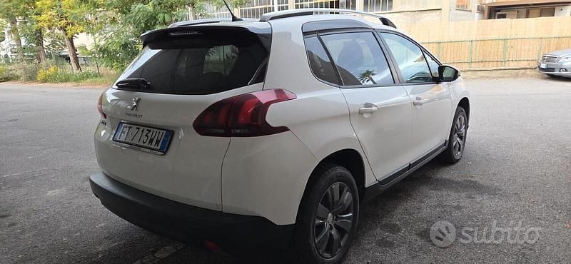 Usata Peugeot 2008 Allure 81 CV (59 kW) 2019 Bianco SUV