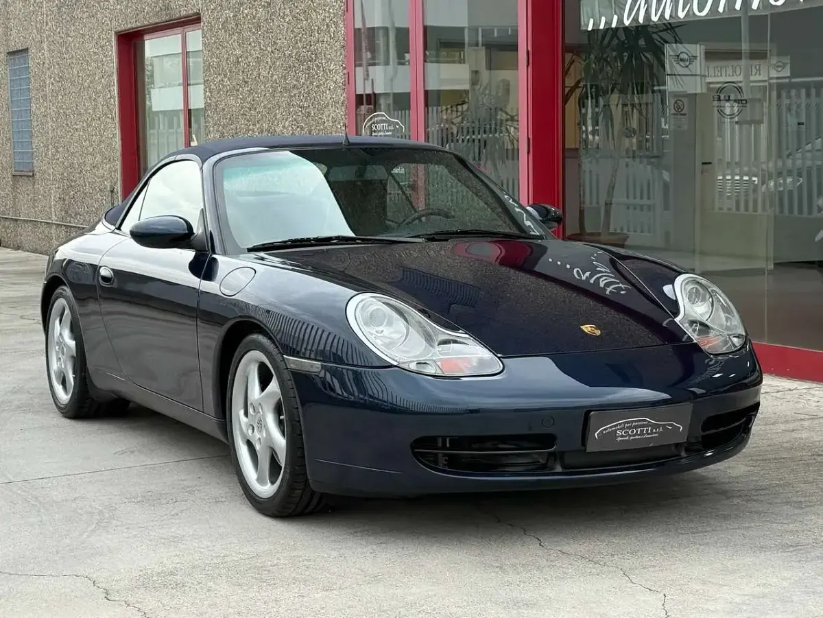 Usata Porsche 911 Carrera Cabriolet 300 CV (220 kW) 2000 Blu oceano met. Cabrio