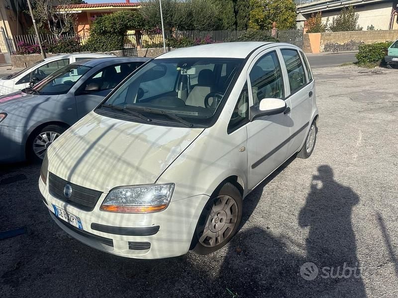 Usata Fiat Idea Active 95 CV (69 kW) 2004 Bianco Monovolume