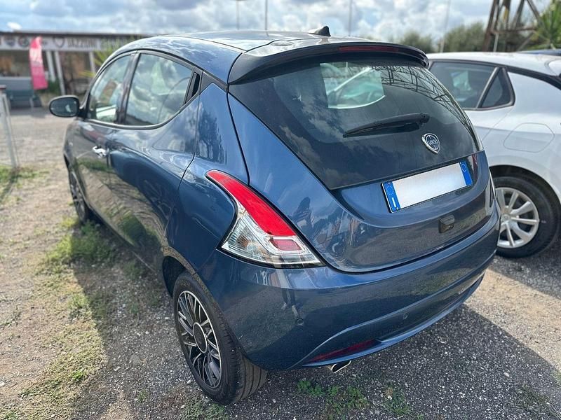 Usata Lancia Ypsilon S 69 CV (50 kW) 2024 Blu Utilitaria