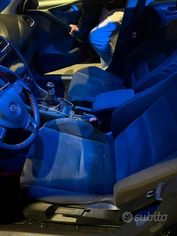 Usata VW Golf VI 122 CV (89 kW) 2010 Blu Utilitaria