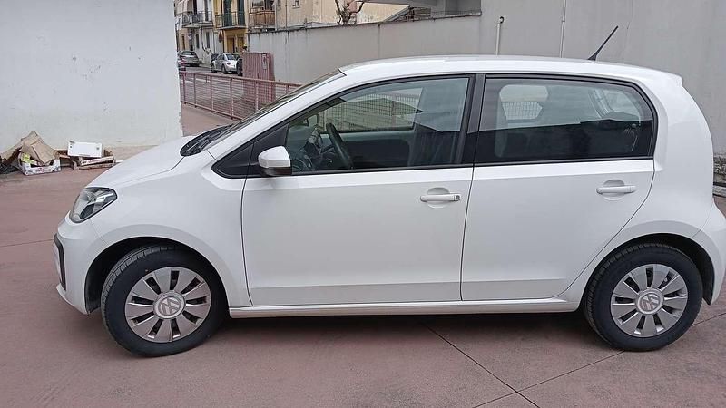 Usata VW up! Move 60 CV (44 kW) 2018 Bianco Utilitaria