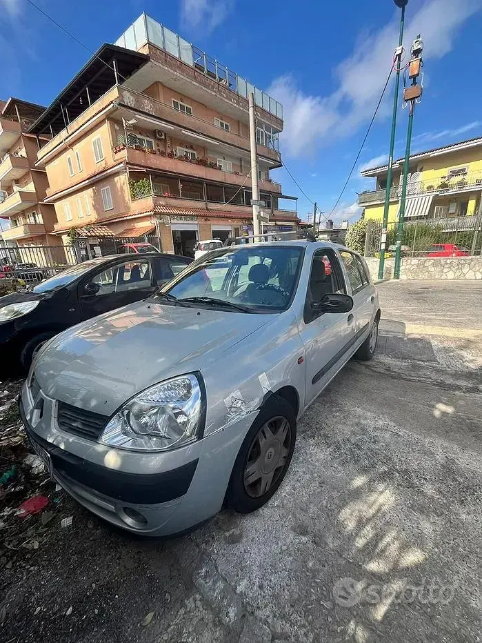 Usata Renault Clio II 2002 Utilitaria