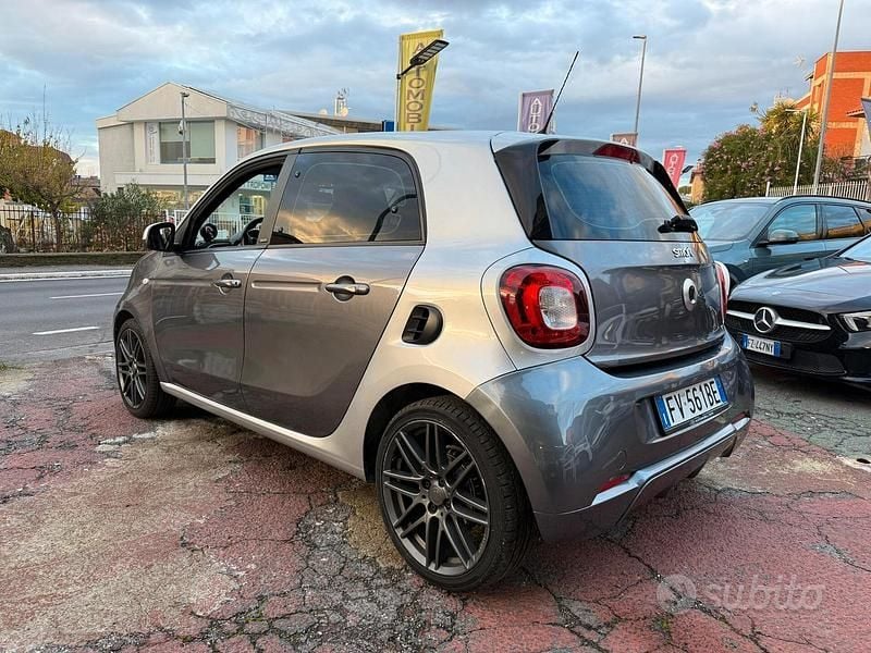 Usata Smart ForFour Brabus 90 CV (66 kW) 2018 Grigio Utilitaria