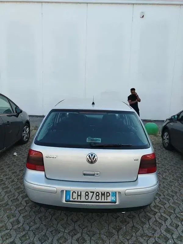 Usata VW Golf IV Highline 105 CV (77 kW) 2002 Berlina