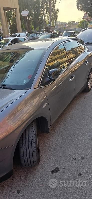 Usata Lancia Delta 120 CV (88 kW) 2009 Utilitaria