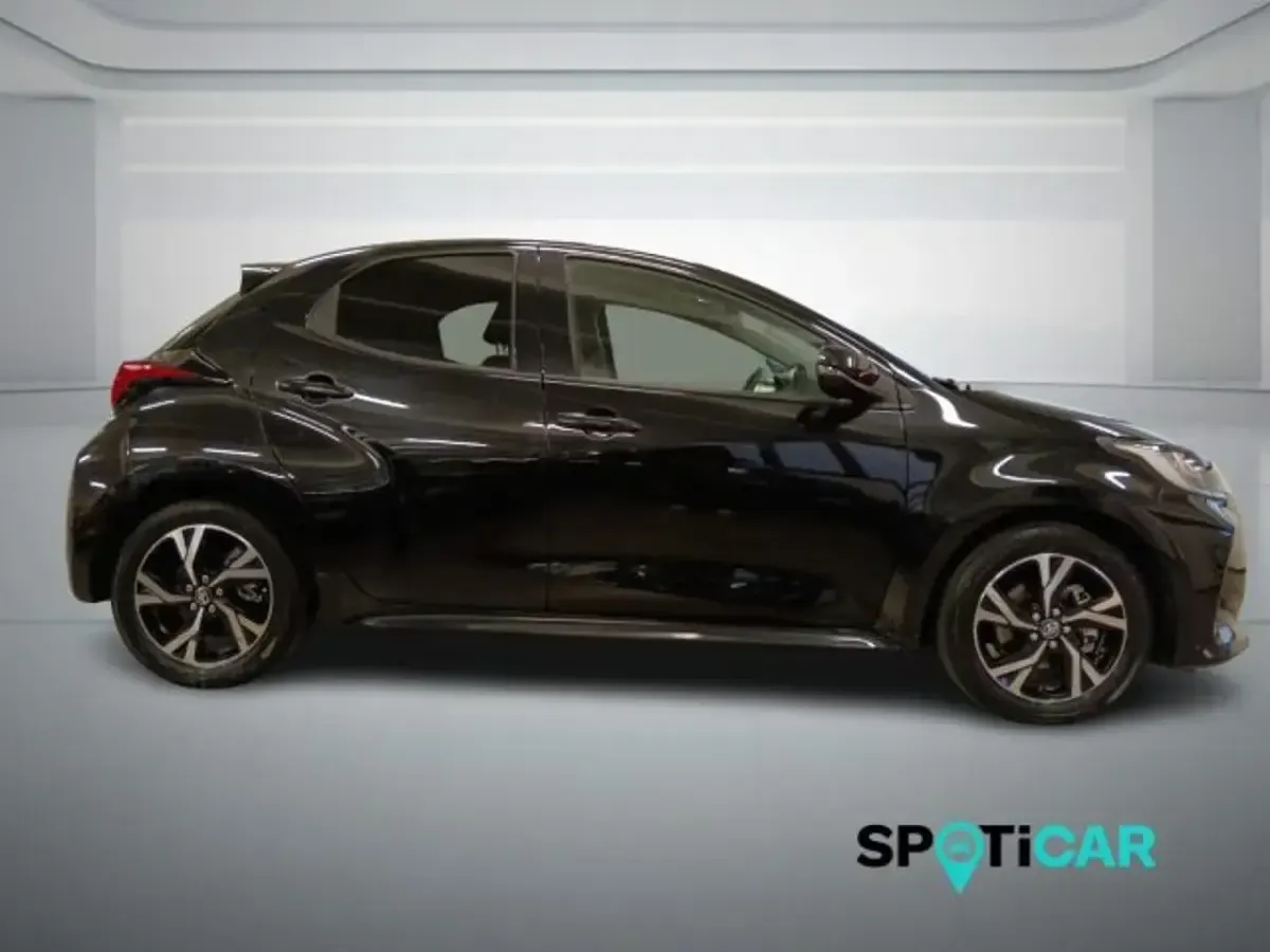 Usata Toyota Yaris Trend 92 CV (67 kW) 2025 Grigio Utilitaria