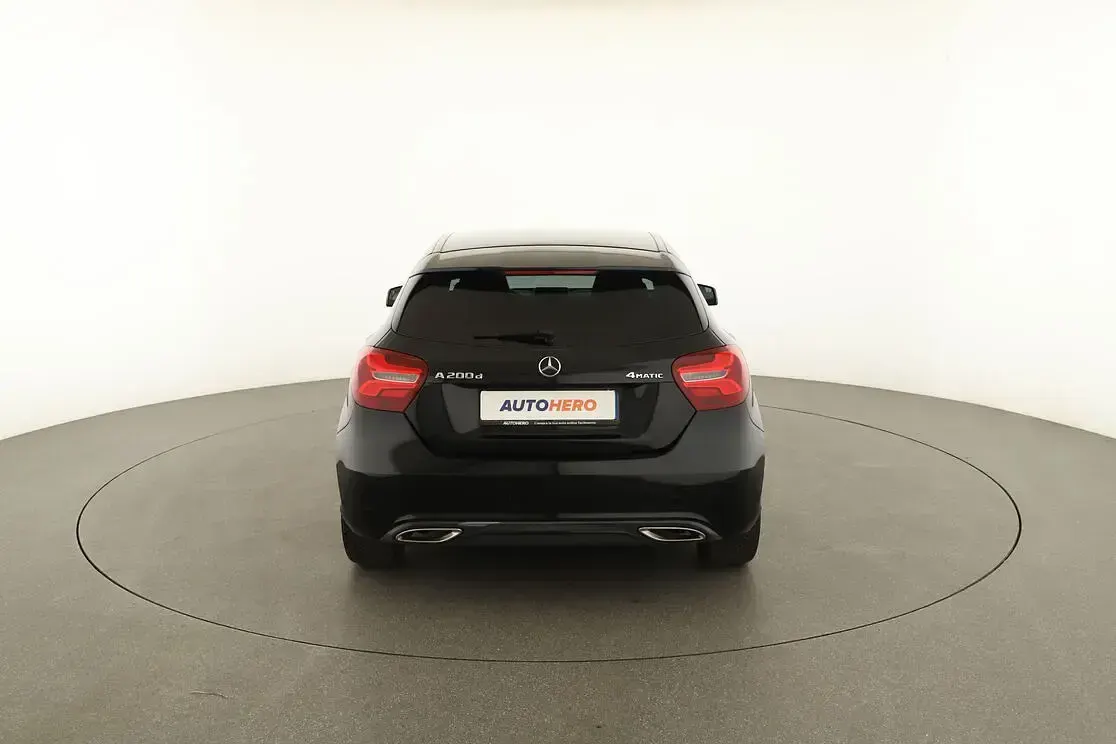 Usata Mercedes A200 Urban 136 CV (100 kW) 2016 Nero Utilitaria