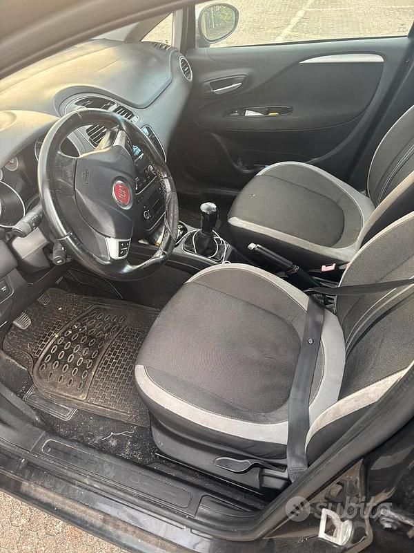 Usata Fiat Punto 85 CV (62 kW) 2011 Nero Utilitaria