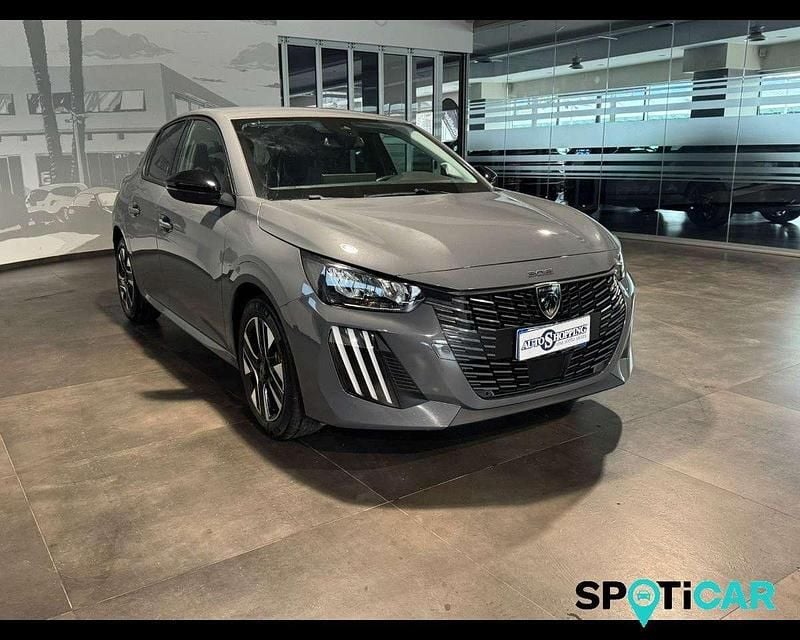Usata Peugeot 208 Allure 101 CV (74 kW) 2025 Grigio Utilitaria