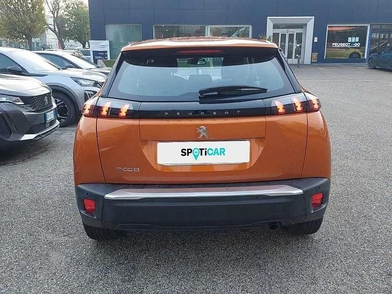 Usata Peugeot 2008 Active 101 CV (74 kW) 2023 Arancione SUV