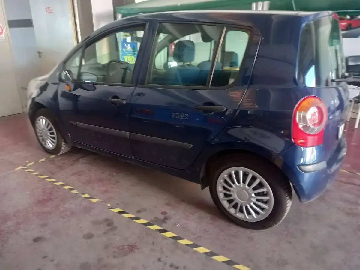Usata Renault Modus Privilege 75 CV (55 kW) 2005 Blu/azzurro Monovolume