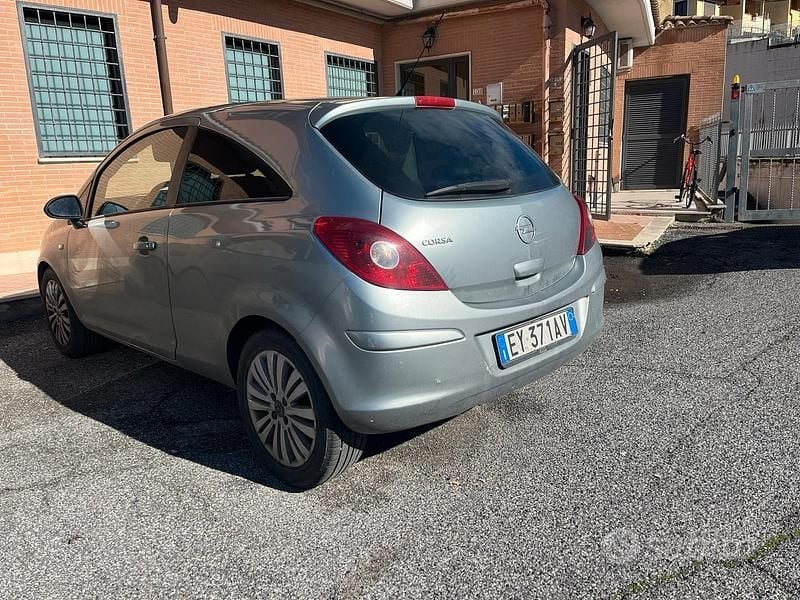 Usata Opel Corsa 90 CV (66 kW) 2015 Grigio Utilitaria