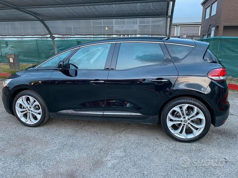 Usata Renault Scénic IV Intens 140 CV (102 kW) 2018 Nero Monovolume