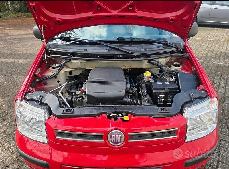 Usata Fiat Panda 69 CV (50 kW) 2010 Rosso Utilitaria