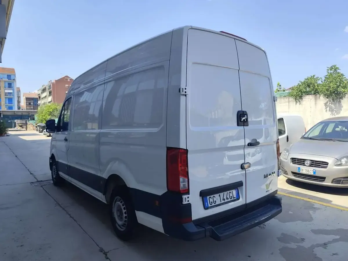 Usata VW Crafter 140 CV (102 kW) 2021 Bianco Furgone