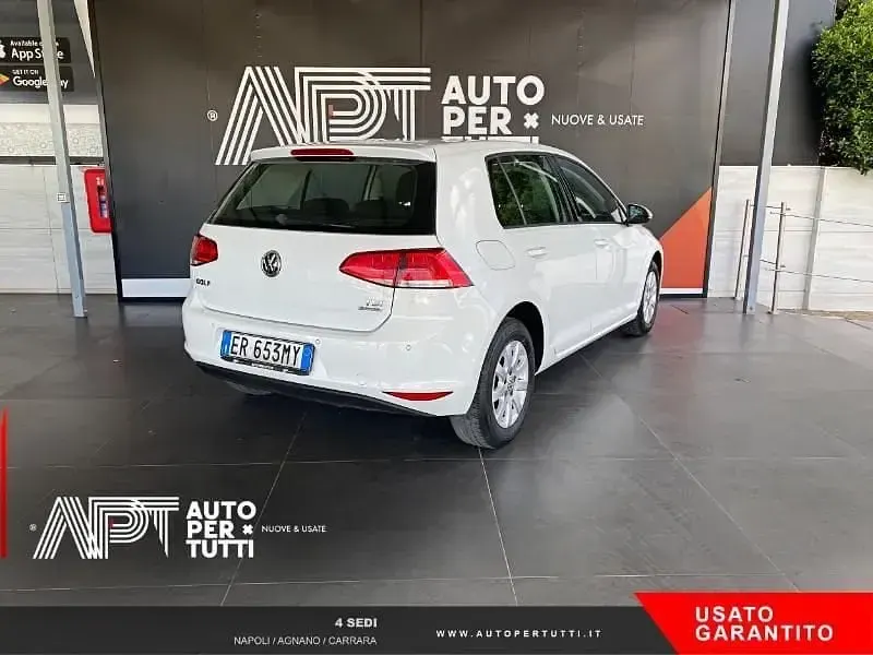 Usata VW Golf VII Trendline 86 CV (63 kW) 2014 Bianco Utilitaria