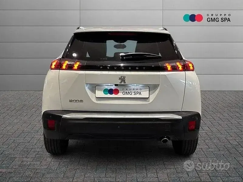 Usata Peugeot 2008 Allure 110 CV (80 kW) 2021 Bianco SUV