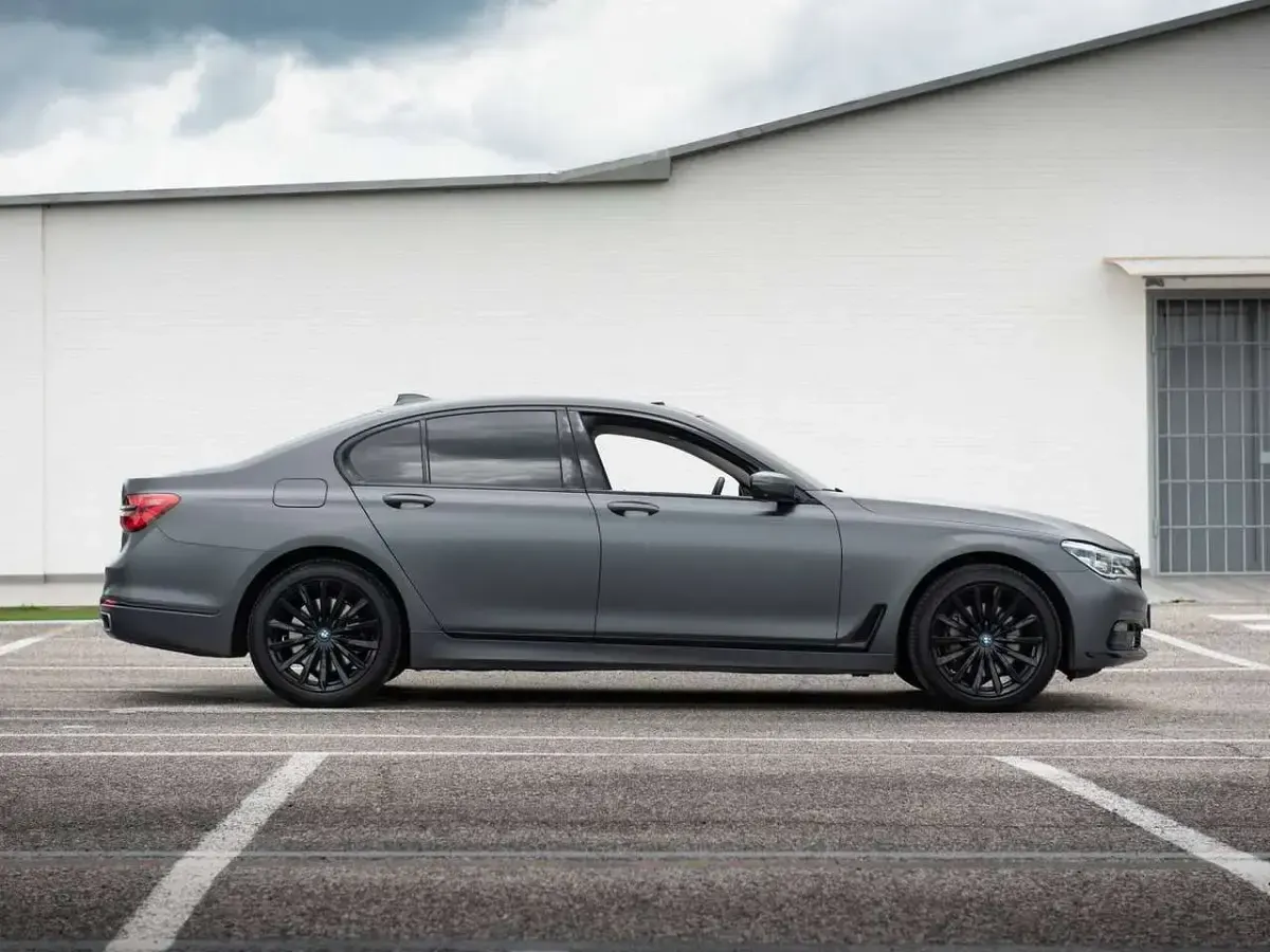 Usata BMW 740 Exclusive 258 CV (189 kW) 2018 Sophistograu Berlina