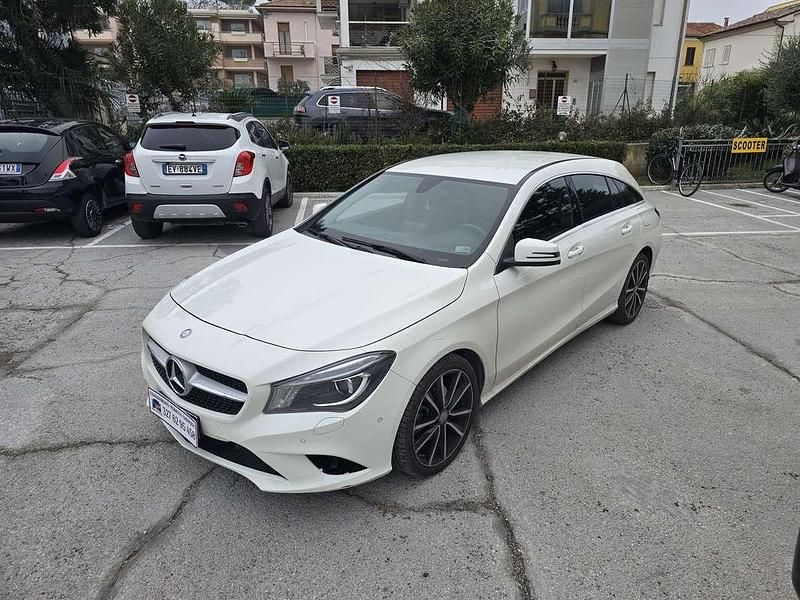 Usata Mercedes CLA200 Shooting Brake 136 CV (100 kW) 2015 Bianco Station wagon
