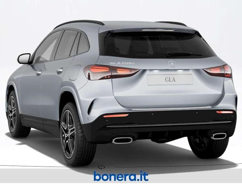 Nuova Mercedes GLA200 AMG line 150 CV (110 kW) 2026 Argento hightech SUV