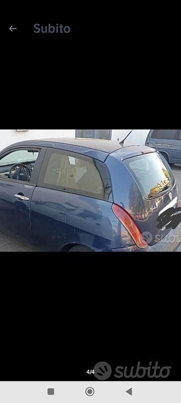 Usata Lancia Ypsilon 69 CV (50 kW) 2005 Blu Utilitaria