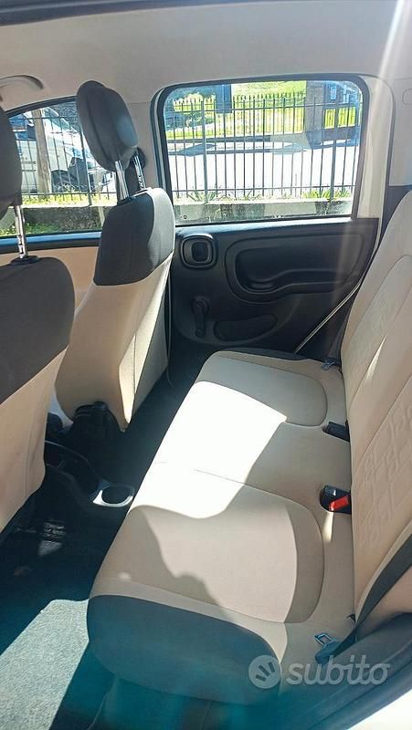Usata Fiat Panda Lounge 69 CV (50 kW) 2016 Bianco Utilitaria