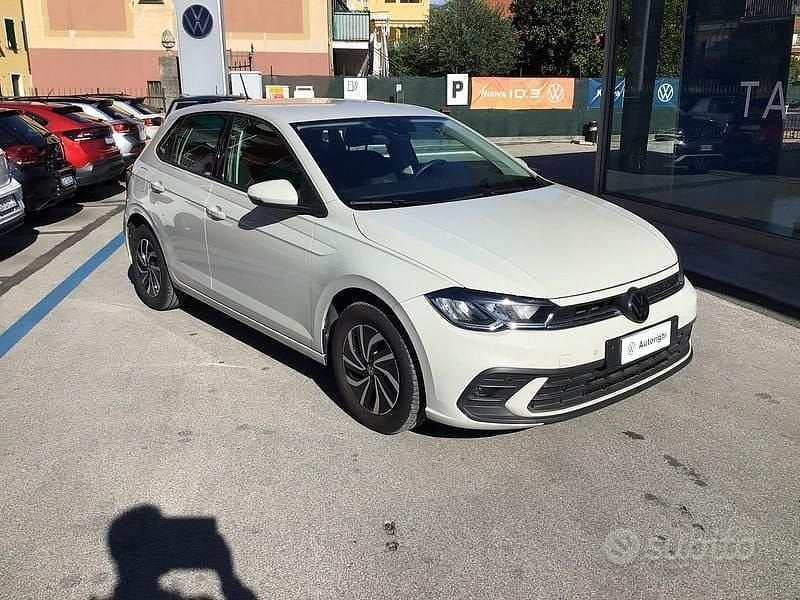 Usata VW Polo Life 95 CV (69 kW) 2024 Bianco Utilitaria