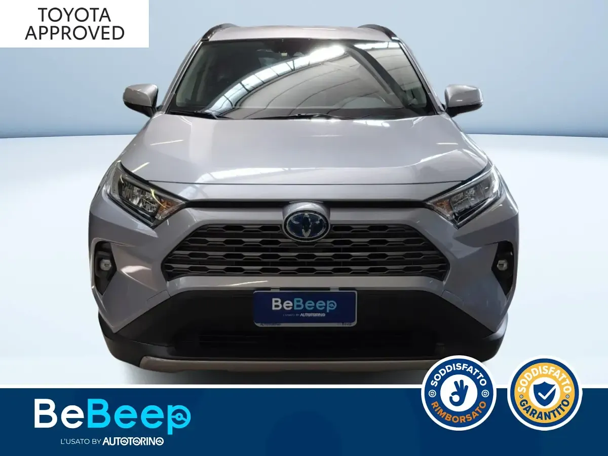 Usata Toyota RAV4 Hybrid 217 CV (159 kW) 2023 Argento metallizzato SUV