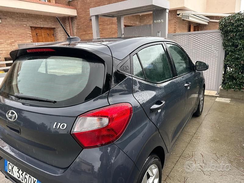 Usata Hyundai i10 67 CV (49 kW) 2022 Grigio Utilitaria