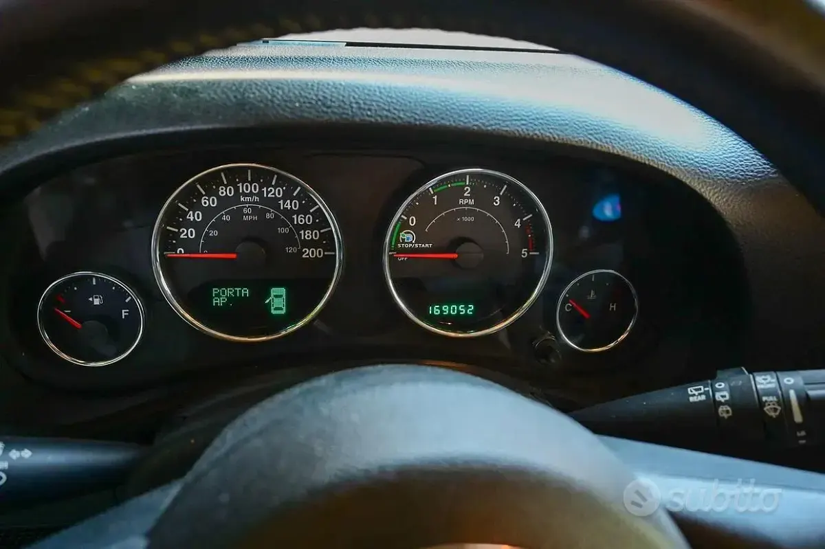 Usata Jeep Wrangler 200 CV (147 kW) 2011 Nero SUV