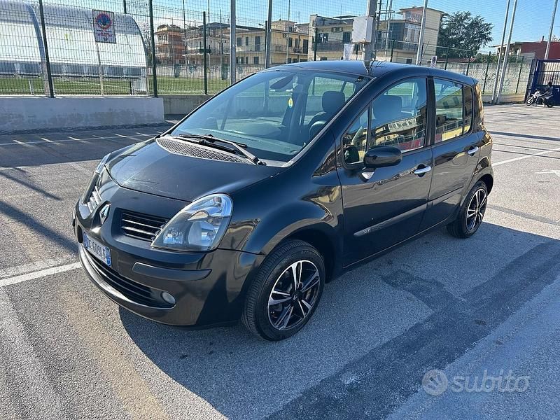 Usata 2006 Renault Modus Monovolume | 2250 € - Immagine 1/4