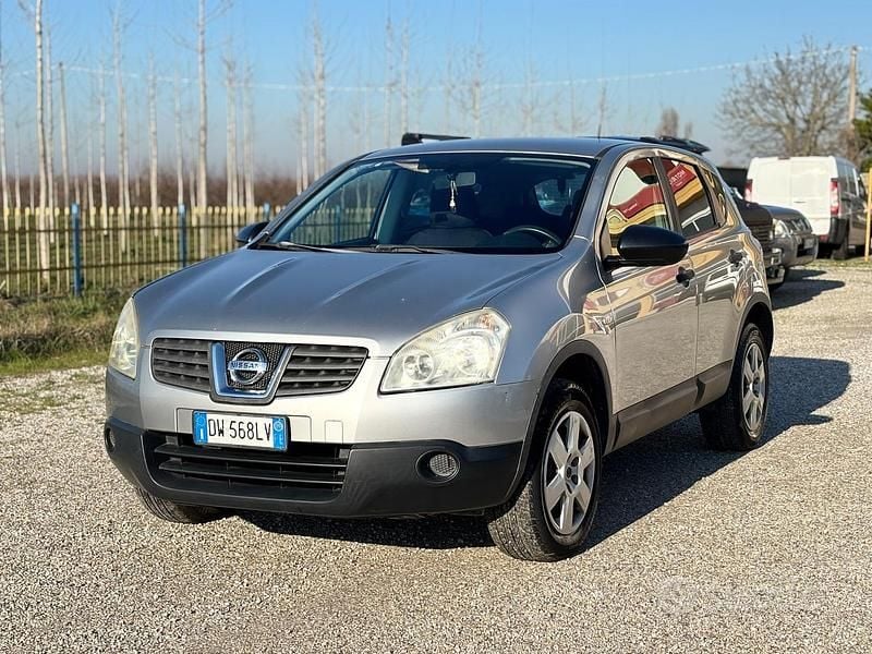 Grigio Usata 2009 Nissan Qashqai Tekna SUV | 3950 € (Ottimo prezzo) - Immagine 1/4